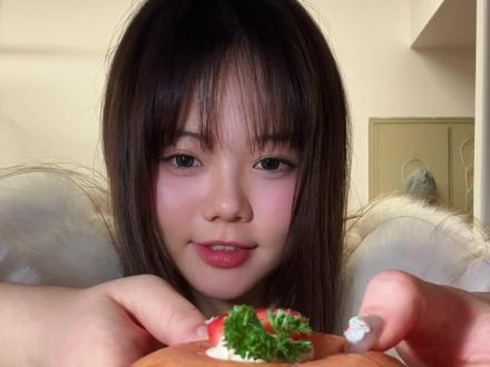 草莓贝果、巴斯克、蛋挞、拿破仑、奶油蛋糕、麻薯面包、三明治、 可颂、冰皮月亮蛋糕~#甜品治愈一切 #草莓蛋糕 #草莓甜品 #面包 #甜品里有快乐的味道