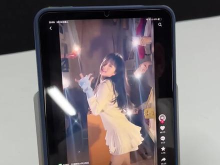 拍摄的这个绿点是苹果手机吗#宿舍百万灯光组上线 #iPhone14