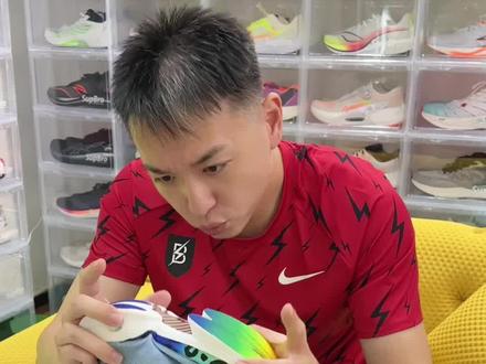 如果每个品牌只能选一双鞋之国内篇,产品有多好很多时候不仅仅是产品力决定的,而是在于它是否解决了更多的需求#跑鞋 #体育生 #马拉松 #跑步