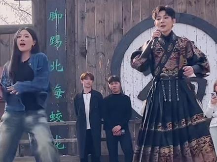 精彩高迪,现场演唱一个人我饮酒醉#高迪 #万岁山高迪 #高迪来万岁山了 #万岁山