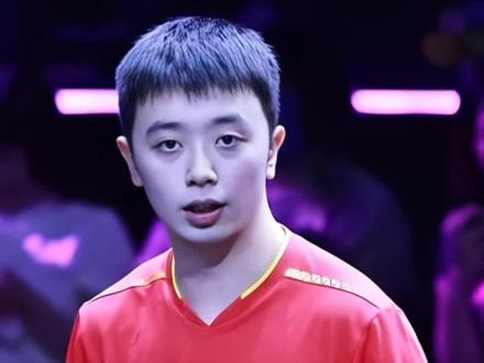 黑马出世!陈垣宇爆冷3:1击败雨果。#新加坡大满贯#陈垣宇#雨果