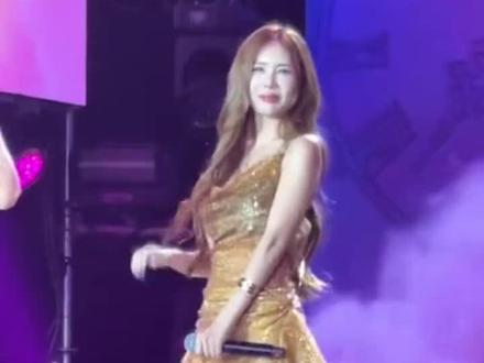 皇冠女团T-ara撒娇舞来了,2026越南粉丝见面会现场 #tara #李居丽 #朴智妍 #咸恩静 #朴孝敏