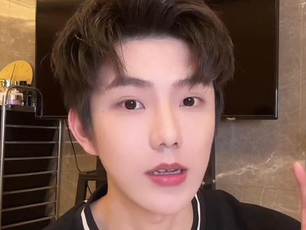 到底该算是年上男还是年下男???
这次把脸上💉了哪里都招了哈!#变帅其实真的很简单