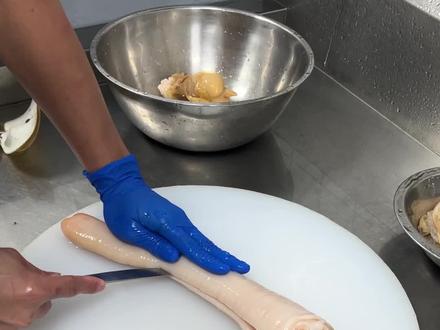 海鲜象拔蚌刺身,口感不错,清甜爽口