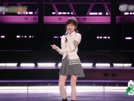 女星超惊艳舞蹈:张俪光脚上阵妖娆甩臀,身材太完美!李治廷都合不拢嘴 #舞蹈 #迪丽热巴 #柳岩