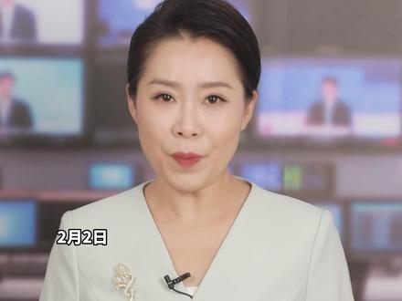 一家三口掉冰窟窿,父亲托母子出水面! #暖心一幕