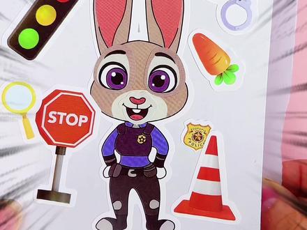 这个兔子好可爱 你喜欢这个尼克还有朱迪的贴纸吗?#疯狂动物城 #抓马大会马上发布 #手工 #贴纸