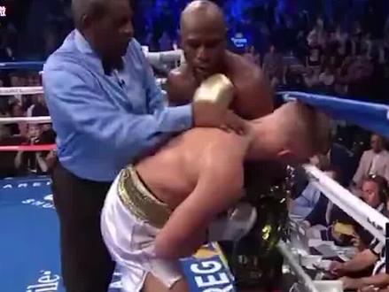 梅威瑟展示残暴本色!10回合重拳摧毁嘴炮康纳,豪取2亿多美金 #梅威瑟 #KO #康纳 #嘴炮 #拳击