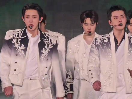 都暻秀朴灿烈:现在都要被叫阿加西了吗#都暻秀 #朴灿烈 #EXO #阿加西