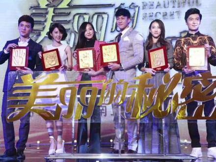 #明星真实身高 虚报太多了,吴亦凡不足1.80,周润发不足1.80比黄晓明1.80高太多了,世界小姐张梓琳1.82光脚等于何润东穿鞋加头发差不多高,何润东大概差不多在1.80,张梓琳比报1.81古天乐和黄晓明高太多了,比刘烨钟汉良也高啊,比官方182的陆毅高很多,何润东真的是高,周润发也是真的高,老一辈虚报得少一点,年轻一辈子虚报太多了。