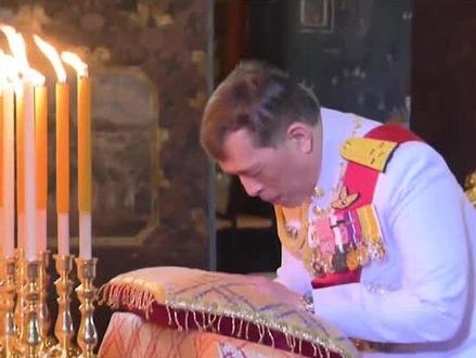 泰国王室的继承大战一触即发,贵妃诗妮娜却无法回国 #泰国王室 #诗妮娜 #提拉蓬