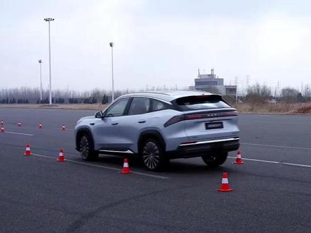 操控数据全面领先!银河M7麋鹿81km/h,刷新国产SUV操控上限!#银河M7麋鹿测试 #吉利银河 #吉利银河M7