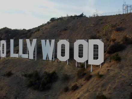 蜜雪冰城火到美国了,蜜雪冰城凭什么是全球第一奶茶店? #蜜雪冰城进军美国市场
#蜜雪冰城美国售价
#蜜雪出个国怎么变洋气了