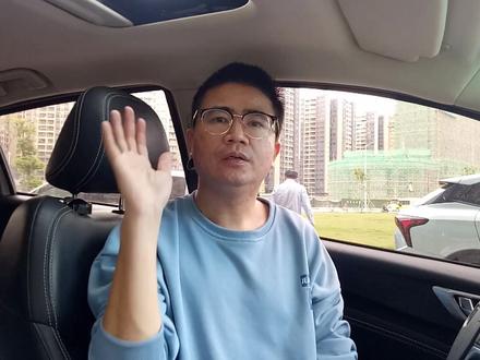 开车遇到对方堵住了你的去路,你会怎么处理?让还是不让? #交通安全 #驾驶技巧 #每天一个用车知识 #借道超车