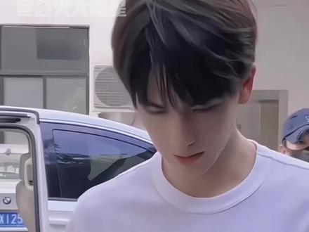 #张凌赫理工男拍戏的魅力 第一次这么直观地感受到理工男拍戏的魅力 #张凌赫 #宁安如梦 #云之羽 #智性恋