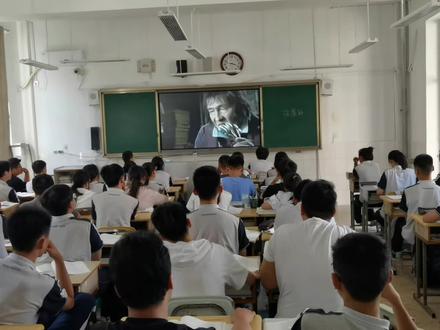 周末给学生看一下电影《大卫·科波菲尔》,便于了解教材节选部分前情。#高中语文 #学生时代的电影