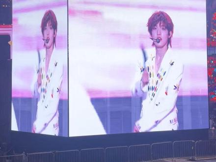 跨代合作舞台<大舌头>老师 我们家东不落有词了!
老师我们家东不落有词了
#tf家族新年音乐会 #张泽禹 #张峻豪 #陈浚铭 #李煜东