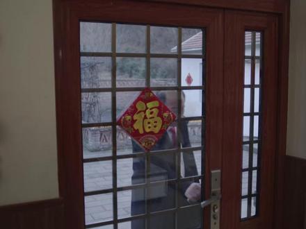 乡爱18 第5集 广坤闯刘能家,差点撞破赵四藏身处!#乡村爱情 #谢广坤发现赵四 #刘能帮赵四脱险 #谢广坤 #刘能