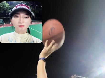 田子教人谈恋爱,我来被帅哥笑话之篮球场篇。心理委员呢我很不得劲啊!@田成仁 这些招是不是仅对你有用哈哈哈哈。他问我你天天在大学城游荡吗?游荡!!!我不要面子啊#田的恋爱焚绝 #篮球 #恋爱 #搭讪 #尴尬