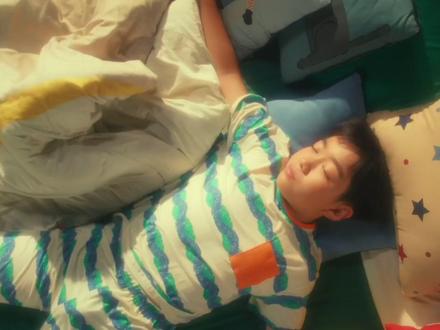 米小圈4主题曲《向世界出发》上线!
欢畅旋律 + 治愈歌词,把勇气与自信唱给你听~
「超级大玩家」
「赢了要够拽,输了要够帅」
天大地大都不怕,跟着米小圈、@天使童声合唱团 的小朋友们,一起向世界勇敢出发✨#米小圈上学记4
gogogo快来单曲循环,随着旋律一起摇摆吧👉http://t.cn/AXIi0sTT