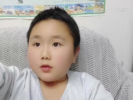 #儿童身高体重 #发育参考 #成长科普 #健康常识
整理1至18岁男孩、女孩标准体重参考,贴合青少年正常发育数据,家长可对照参考,及时了解孩子成长情况,合理调整饮食与运动,助力孩子健康茁壮发育。#涨知识