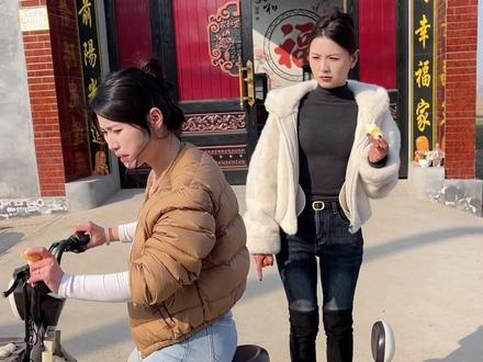 车座湿了擦干不就好了,就你矫情!#搞笑#万万想不到 @郭火火(小姨)(团队纳新)