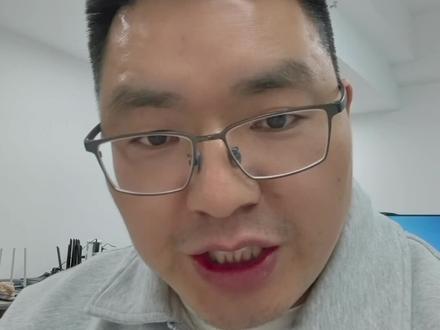 #热门 给油菜花打农药?#给油菜花打农药#小七看世界#就想说点大实话#小日子