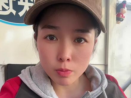 抖音退货是要回来了吗#快递 #顺丰女快递员 #抖音退货 #易碎