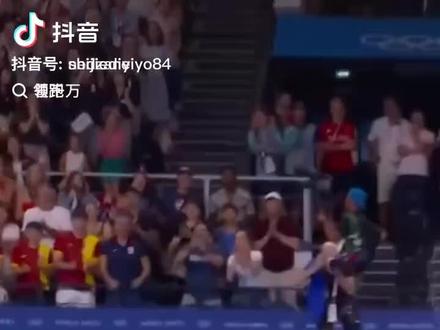 各国超级解说潘展乐夺冠#潘展乐100自由泳金牌