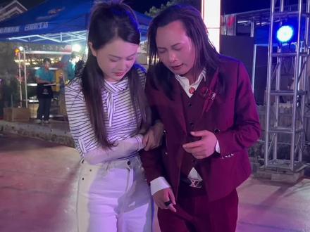晚上7点锁定直播间,不见不散。等你们来哦。#小云儿