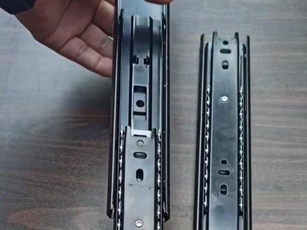 今天带大家来看看钢珠滑轨的安装演示 #钢珠滑轨 #抽屉滑轨 #橱柜抽屉滑轨 #东莞橱柜门抽屉滑轨 #家具五金配件