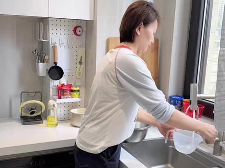 在我们甘肃以面食为主,多数女的都会做馍馍#日常vlog #锅盔花卷#低脂低卡 @DOU+上热门 @DOU+小助手