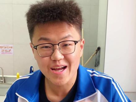 中肯的测评。#滕州一中 #测评 #滕州美食 #美食 #帅哥