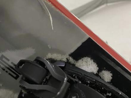 99%的小伙伴不知道,滑雪板划痕会自动修复!
#滑雪 #冬天一起去滑雪吧 #滑雪板维修 #单板滑雪 #滑雪板贴膜