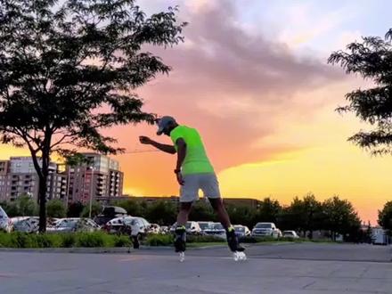 3步学会旋转刹车#轮滑 #轮滑运动 #轮滑教学 #儿童轮滑教学 #轮滑刹车 #自由式轮滑 #花样轮滑 @抖音小助手