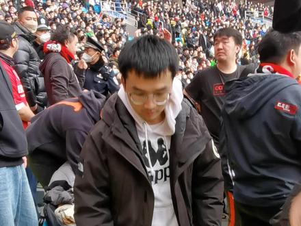 成都蓉城一场酣畅淋漓的3:0,就把大连人压着打!红色刀锋南看台战斗小组新的助威曲,嗯,感觉更扎劲些了。#成都蓉城 #凤凰山体育中心 #中超成都蓉城 #中超联赛 #成都雄起