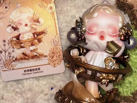 #sp花的四幕戏
手感博主回归!给大家详细分享一下希望能帮助到大家!
重点:重量118.3
正面明显砸盒(在正面英文字),左右轻满无砸盒上下半指砸盒,背后左右摇盒有明显的卡片和干燥剂砸盒
#盲盒隐藏攻略