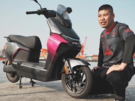 雅迪白鲨2深度评测!不止智能,动力真的猛! #雅迪 #雅迪白鲨 #电摩 #电动车 #新国标电动车