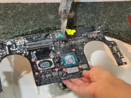 #笔记本维修 #雷蛇 修一台新款的雷蛇灵刃15,使用中意外进了奶茶,不开机!RTX3080的显卡就问你怕不怕!万幸的是,这次进水问题不大!简单修好#电脑维修 #笔记本电脑 #笔记本不开机 #笔记本进水维修 #企业号小助手 #游戏本