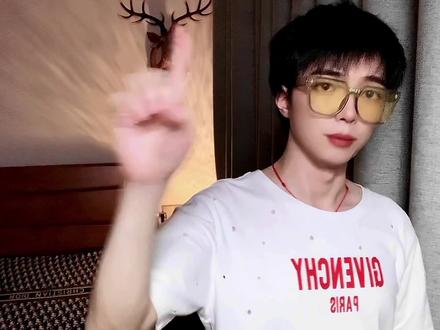 我的近视因为这个酷毙灯加深了……
#大一新生必看 #宿舍好物 #大一新生入学避坑指南 #校园星计划#新生开学