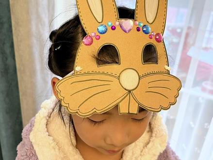 废纸壳不要丢,来做超级简单的兔年面具#创意美术 #亲子手工 #新年手工 #废物利用 #幼儿园手工