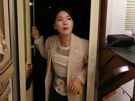 张白鸽的斯堪尼亚大房车到底价值多少钱?#张白鸽 #好物推荐 #纸巾 #张白鸽父女 #房车旅行 @张白鸽·金其父女走全球🇨🇳 @DOU+上热门