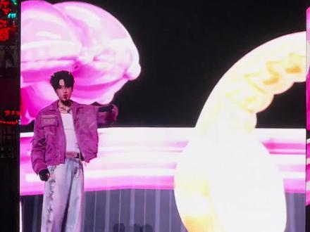 《大舌头》舞台太萌了!
#新音 (没有中途删过单人tag!dy限制tag数量,很多宝宝介意就都不打了!)