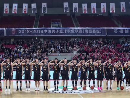 青春有很多样子,很庆幸我的青春有穿军装的样子!#八一建军