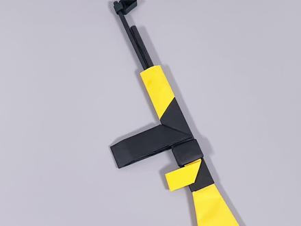 能打“子弹”机关枪,这个暑假拿上它去小区花园做最靓的仔吧#亲子手工 #纸枪 #暑假玩具 #趣味手工折纸 #春雨计划