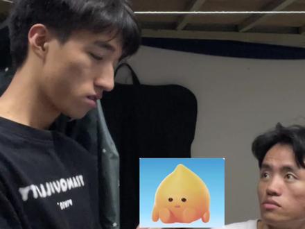 和室友养小火人需谨慎
#小火人 #男生宿舍 #搞笑#校园生活