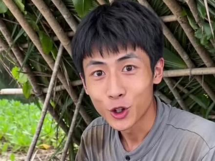 #荒岛求生#野鸡先生#奇葩 偷吃烤乳猪都被你们发现了