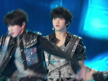 《manta》函瑞唱的我好爽…
#舞台直拍 #直拍 #演唱会现场 #张函瑞 #张函瑞四代第一主唱