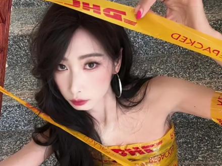 不畏世俗的眼光而更坚持自己的热爱,追寻属于自己的光!#方里粉饼 #方里铁粉粉饼 #美妆 #日常生活