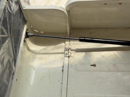 只安装液压杆的教程来啦,我感觉其实不用接开关,因为对大部分人来说接电都比较麻烦,不如只安装液压杆,就算你的钥匙口在后面,你一插一拧后座可以自动弹开,也可以省很多花费。#电动三轮车 #电动三轮车一体蓬车 #液压杆 #三轮车改装 #种草激励计划